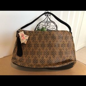 Pretty Patterned Handbag With Zipper Closure